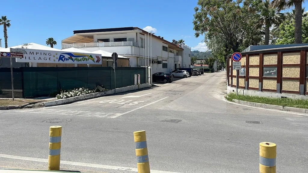 Salvatore Petrone_Martinsicuro via lungomare Europa 80_Martinsicuro_review