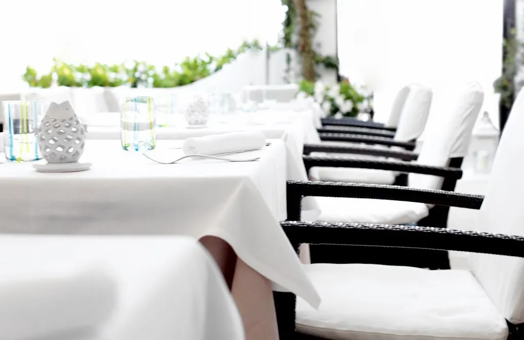 Next 2 restaurant in Positano