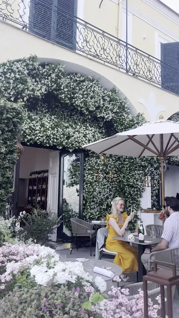 Next 2_Positano_slider_image_2