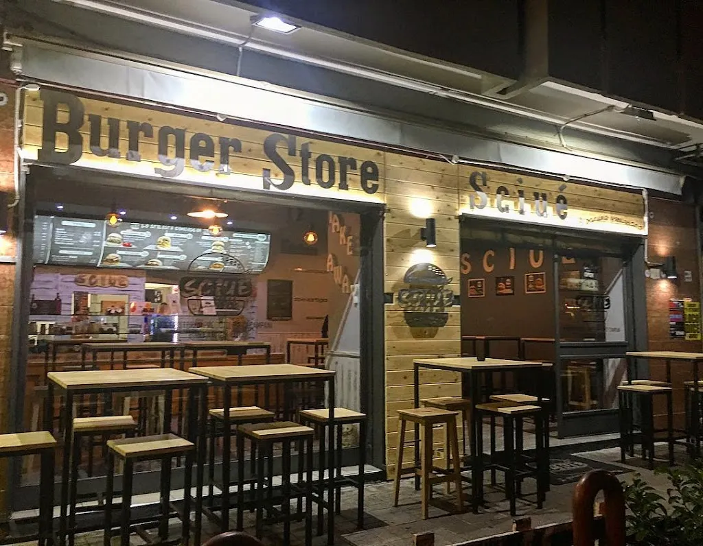 Sciuè il panino vesuviano restaurant in Pomigliano d'Arco