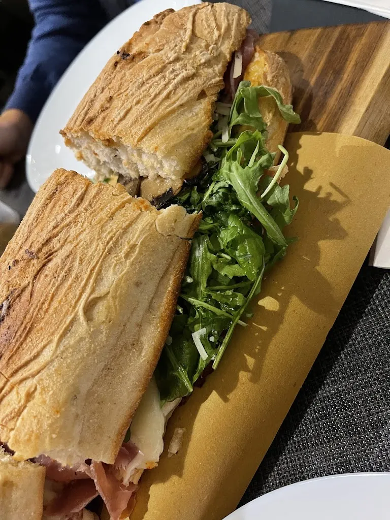 Antonella Bosone_Tom & Genny - Panuozzi Tipici_Pomigliano d'Arco_review