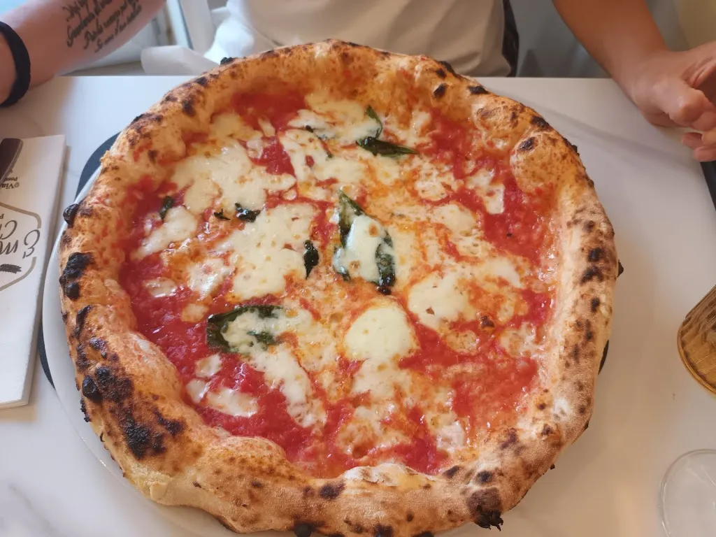 Elena Mazzoni_Pizzeria Emanuele Cimetta_Pomigliano d'Arco_review