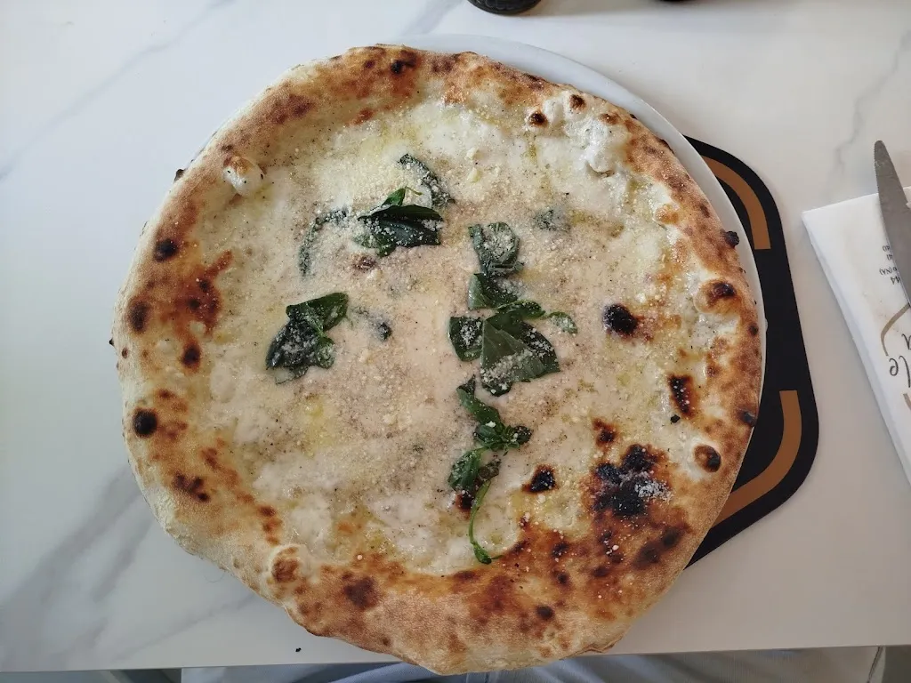 Pizzeria Emanuele Cimetta_Pomigliano d'Arco_slider_image_3