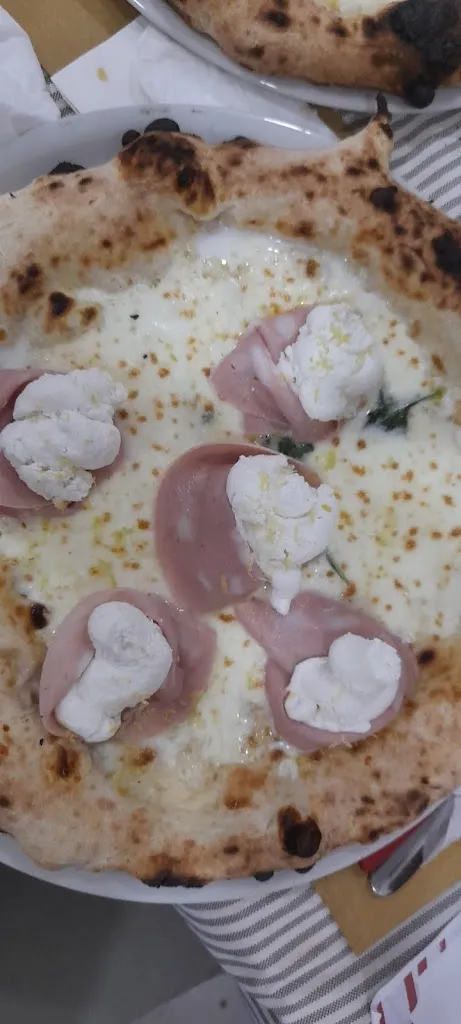 Menu_Pizzeria Favurit'_Pomigliano d'Arco_image_8