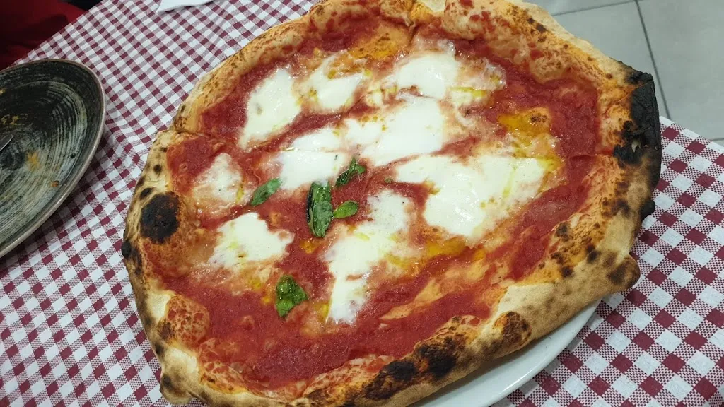 Antonio Martelli_Pizzeria Favurit'_Pomigliano d'Arco_review
