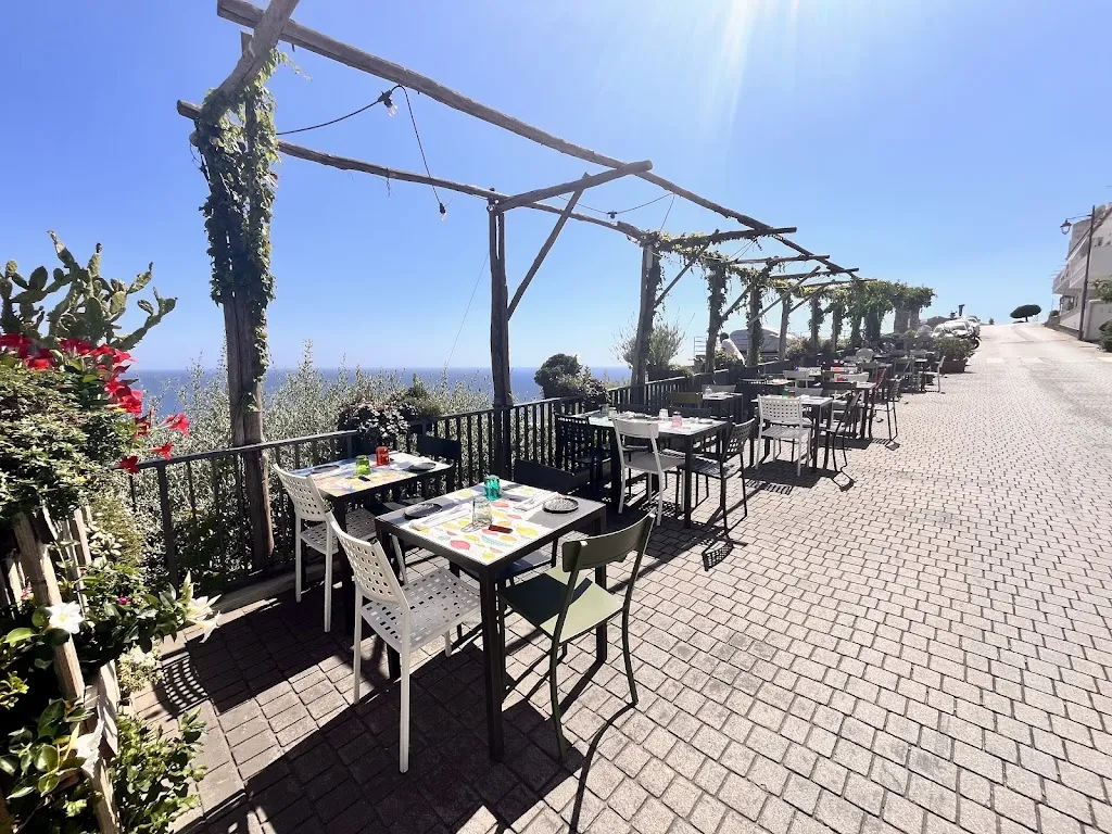 H C_Kasai_Praiano_review