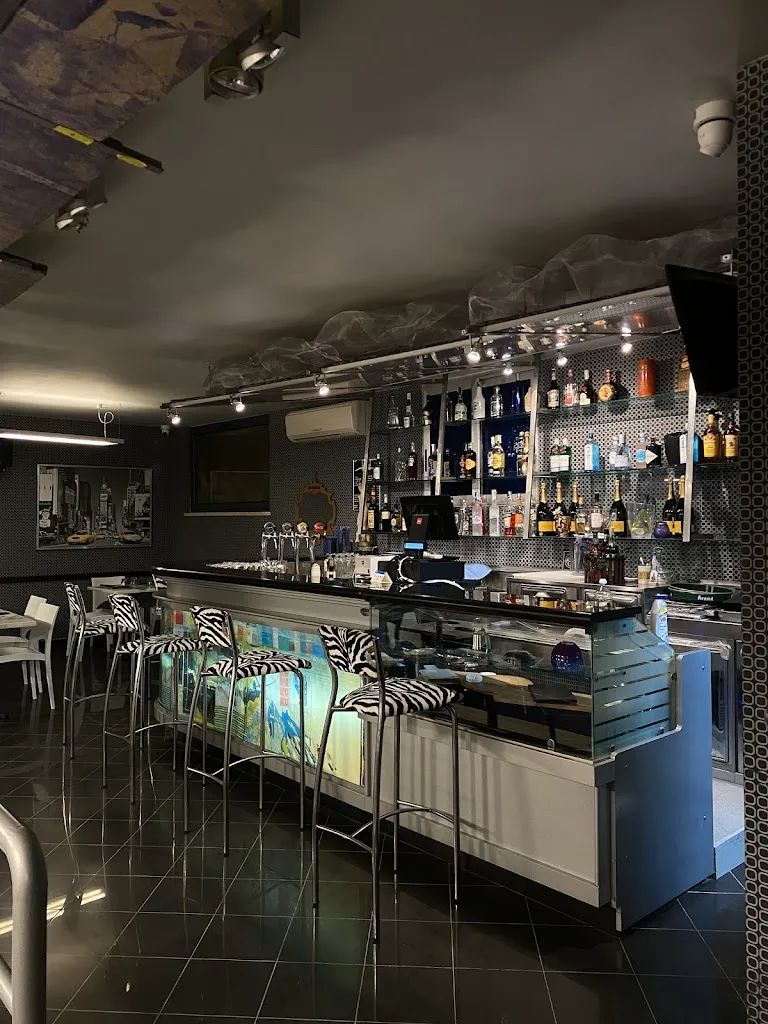 Pub, Pizzeria Fifth avenue restaurant in Prata Sannita Centro