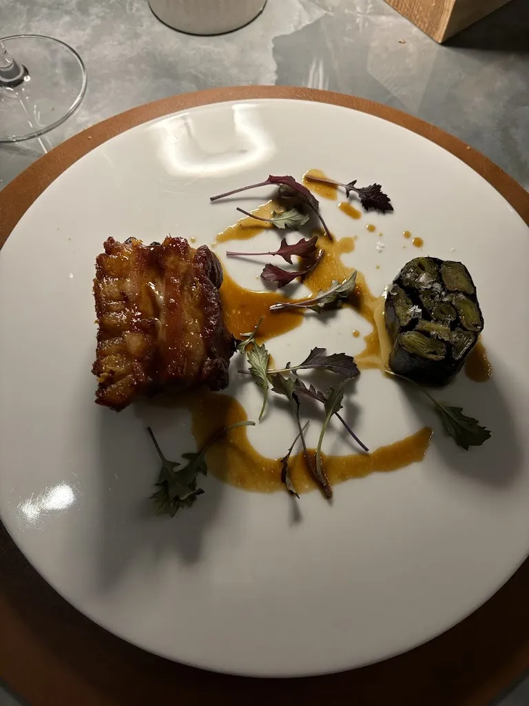 Emily Hodgetts_Alloro_Pozzillo_review