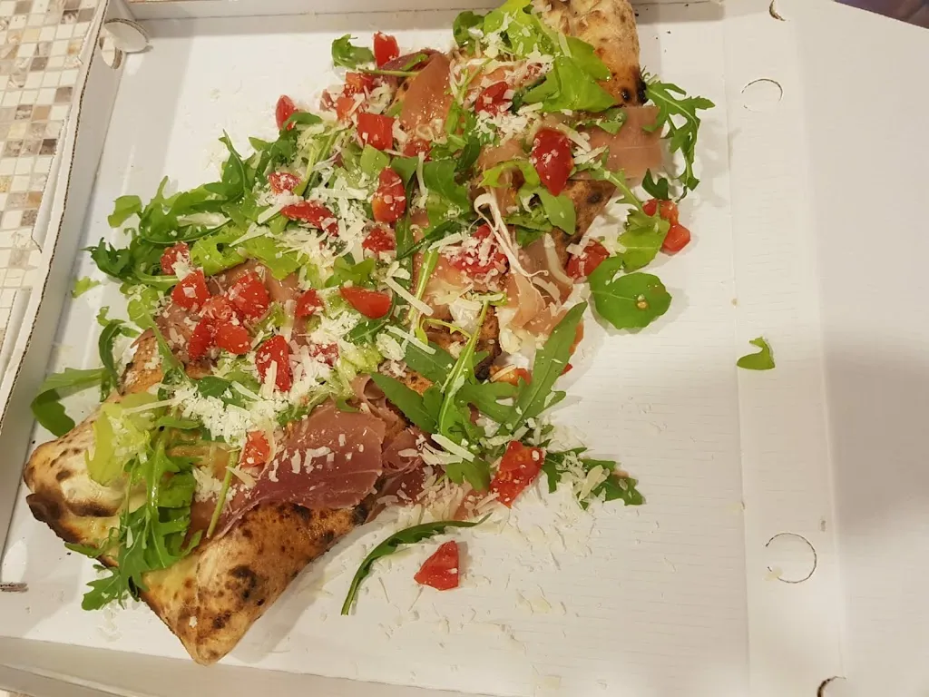 Sciuè Sciuè pizzeria da asporto_Pratola Serra_slider_image_3