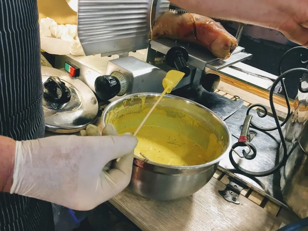 La Carrozza delle Spose restaurant in Prato Perillo