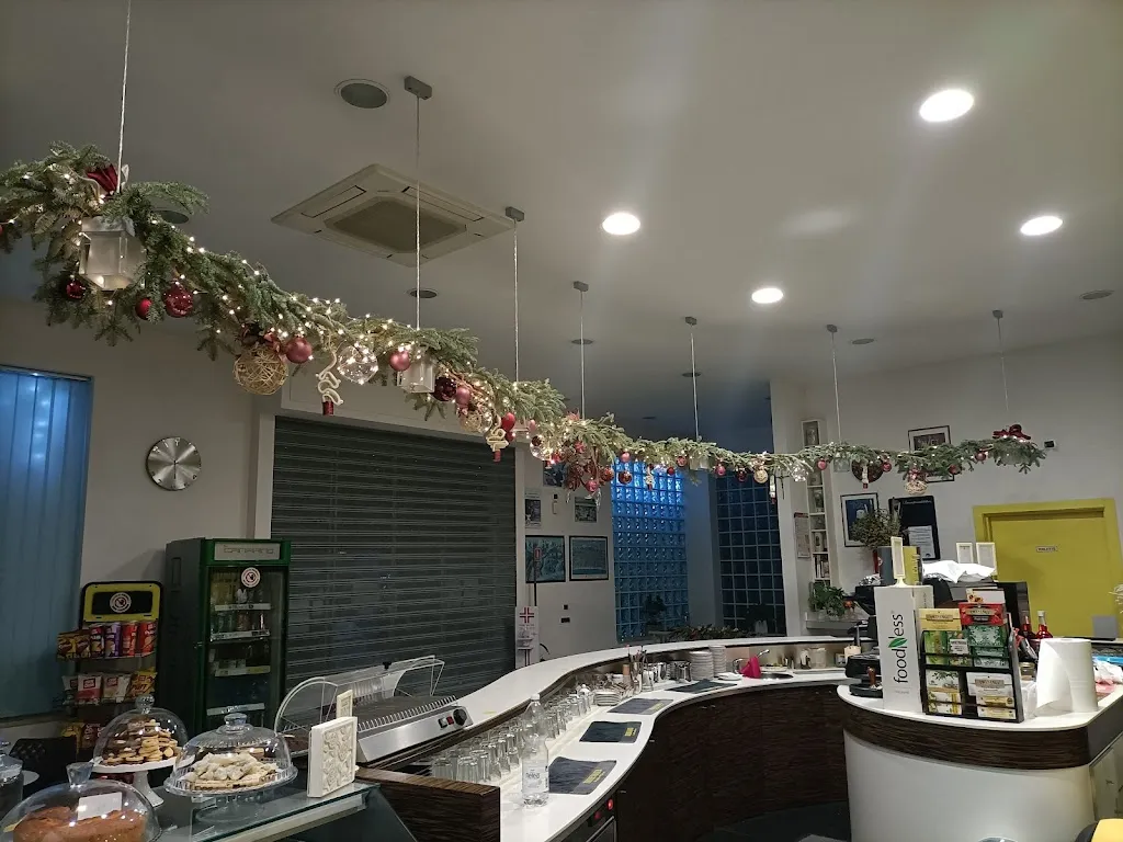 Bar Il Canarino restaurant in Martinsicuro