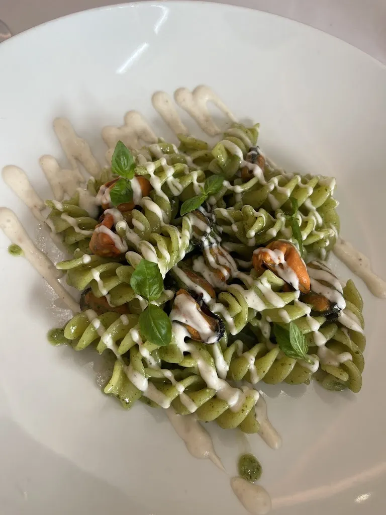 simona manolache_L' Amo_Provincia di Caserta_recensione