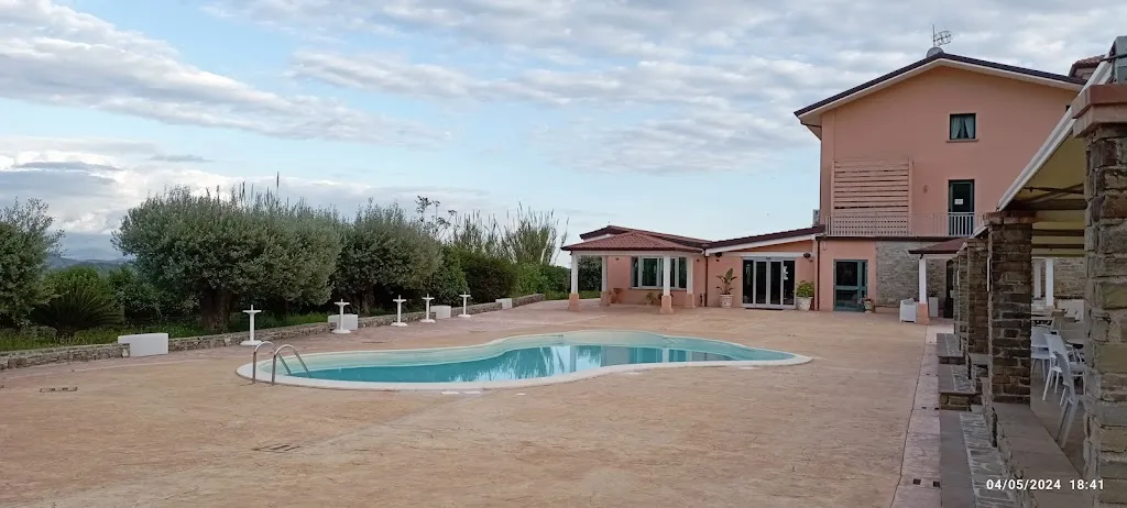 sebastiana silvana Privitera_Country House Donnarumma_Prignano Cilento_review