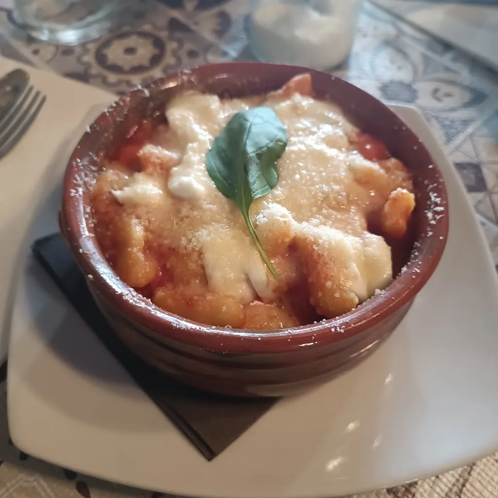 carmela varone_Taralluzzi e Vino_Prignano Cilento_review