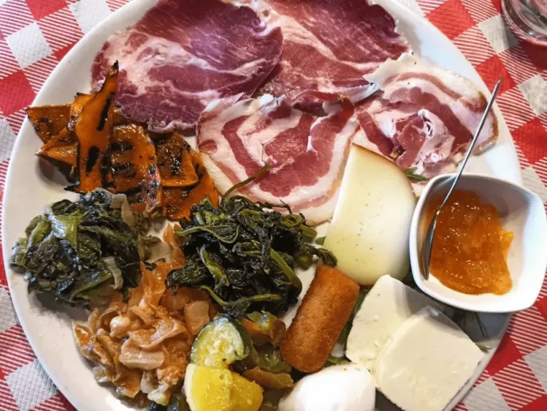 Taralluzzi e Vino_Prignano Cilento_slider_image_2