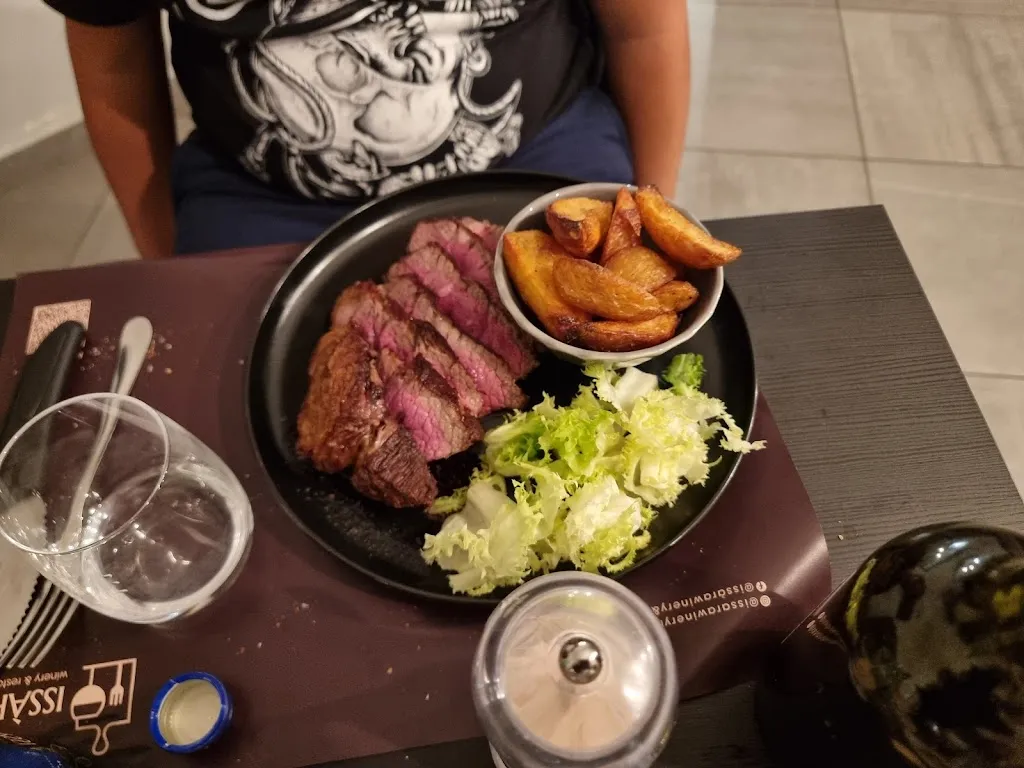 Menu_Issàra Winery & Restaurant_Quadrelle_image_6