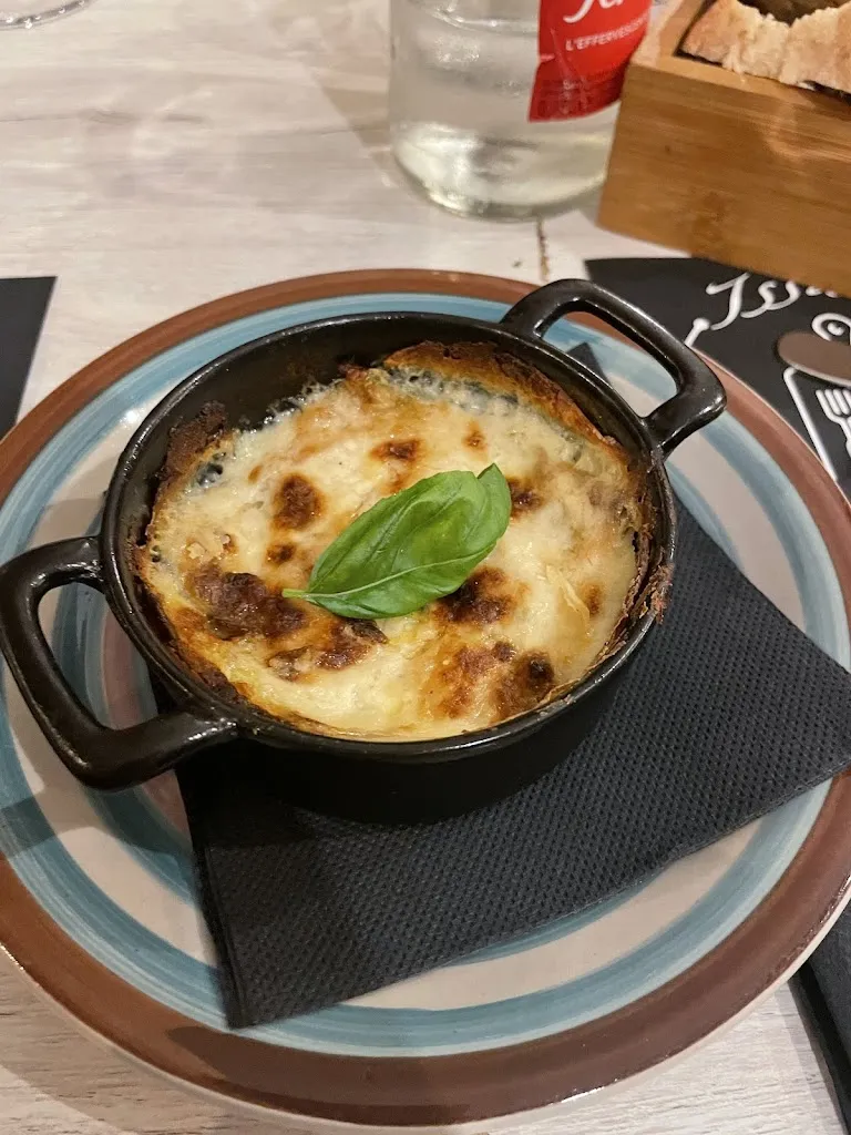 Menu_Issàra Winery & Restaurant_Quadrelle_image_7