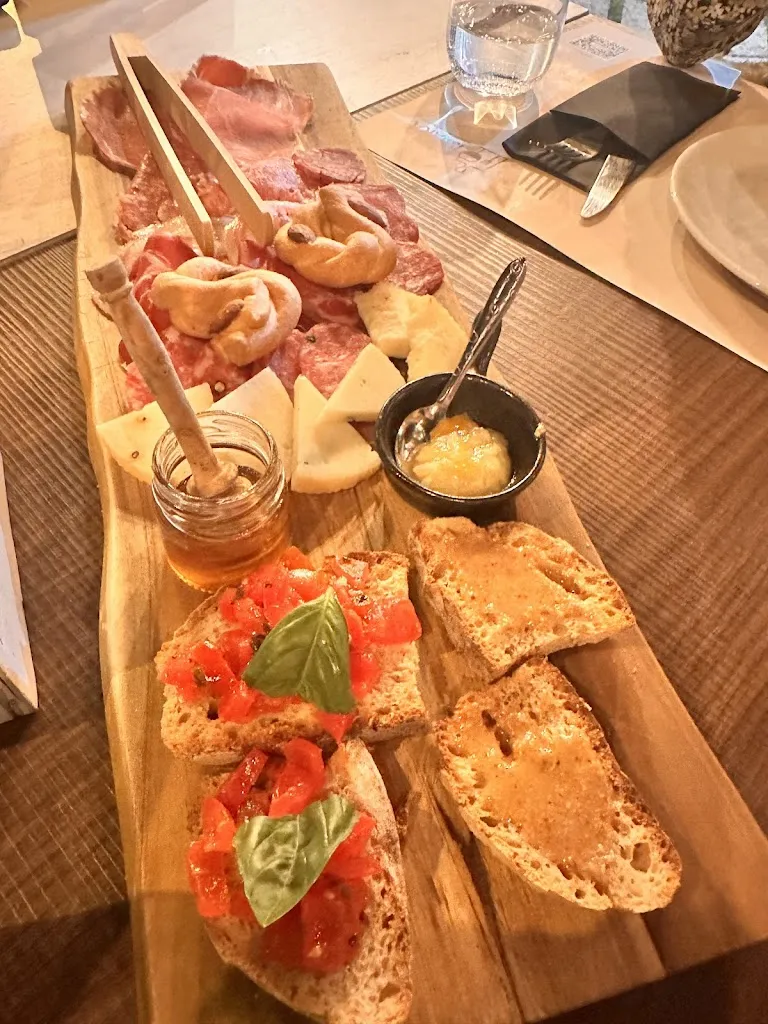 Baviels !_Issàra Winery & Restaurant_Quadrelle_review