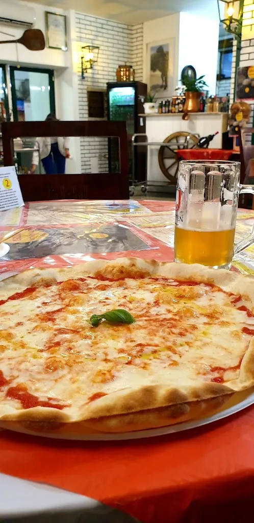 Roberto Rodríguez_La Ruota di Evandro - Pizzeria_Martinsicuro_recensione