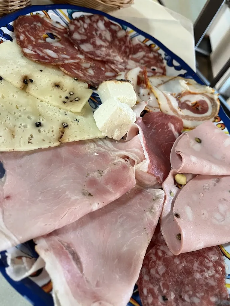 Gulla TBst_Ristorante U`Trappitu_Roccagloriosa_review