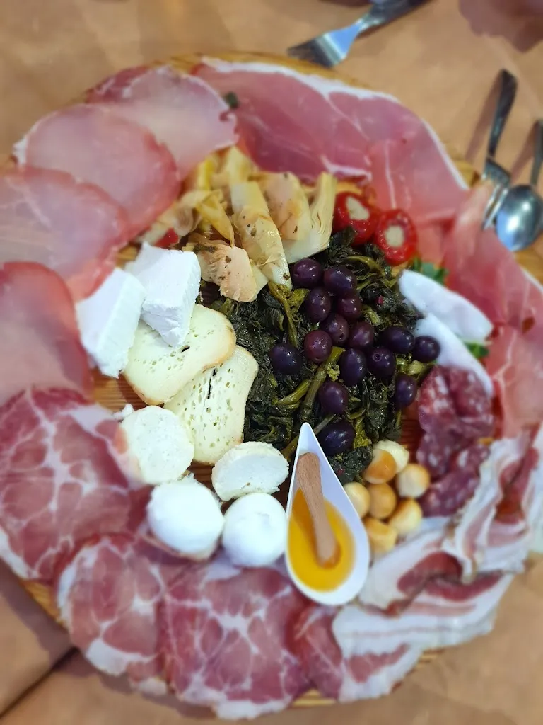 Marilène Hurni_Ristorante Pizzeria “Il Vulcano “ dal Marpione_Roccamonfina_review