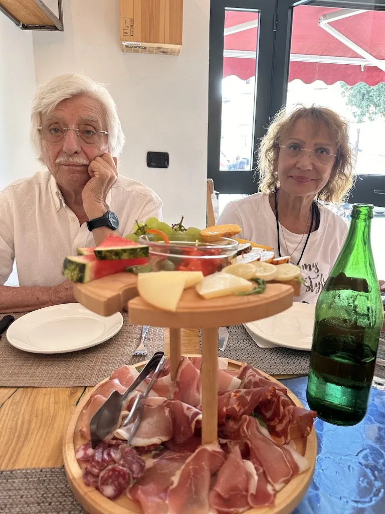 Angela Uliano_Risto vineria Nudo e Crudo_Roccamonfina_review