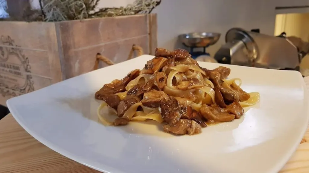 Risto vineria Nudo e Crudo_Roccamonfina_slider_image_2