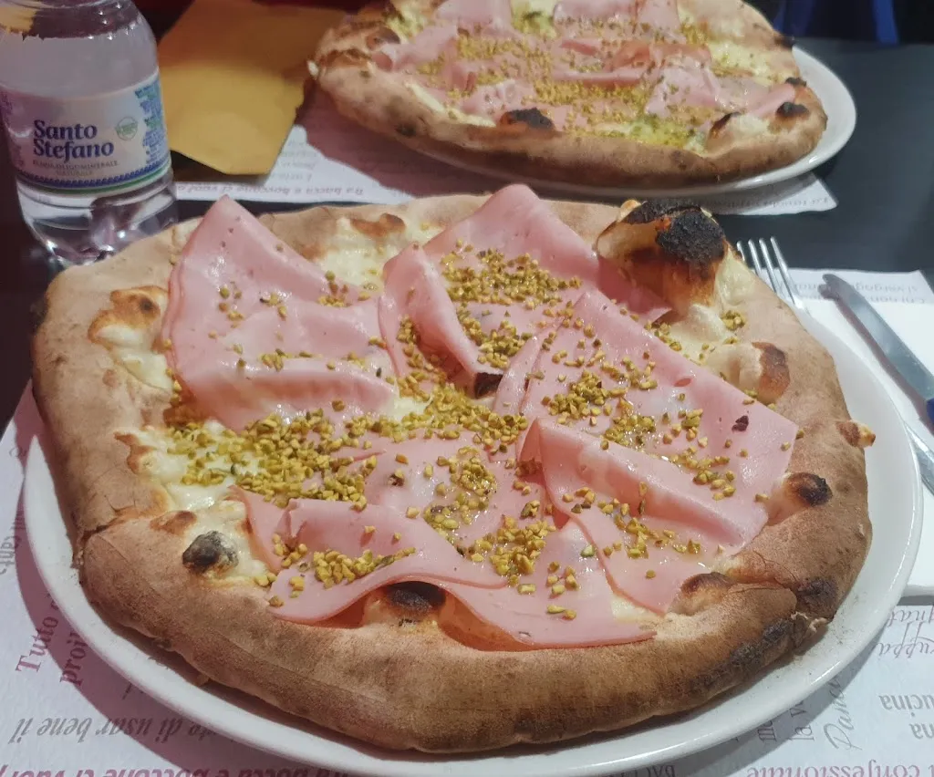 Pizzeria E Rosticceria La Metro Di Raffaele Iuliano_Roccadaspide_slider_image_2