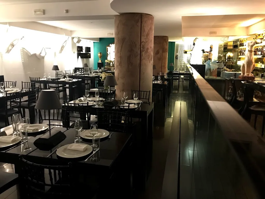 Roy Show Club_Rotondi_slider_image_1