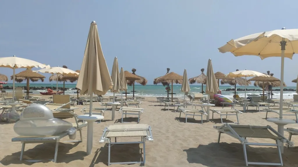 MIRIA SETTIMI_Bagno Marino_Martinsicuro_recensione