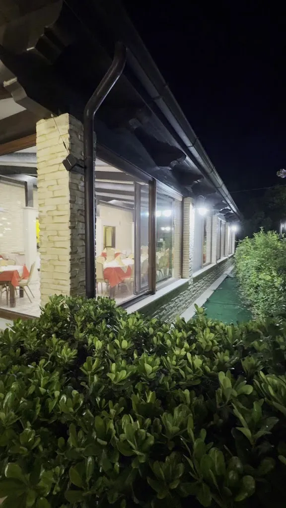 Vincenzo D'Amato Ipnosi_Ristorante Pizzeria 'Acacie' di Vito Sabatino_Sala Consilina_review