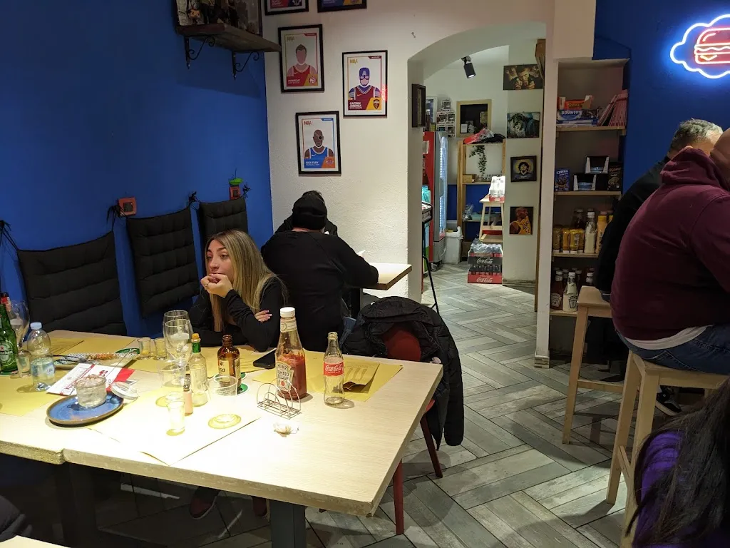 Macelleria Hamburgeria Carlo Costagliola restaurant in San Carlo All'Arena