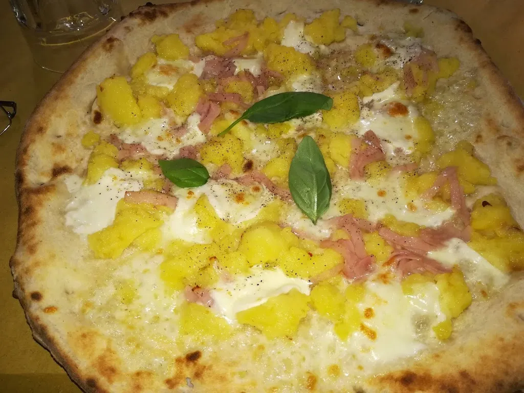 Menu_Pizzeria e Trattoria Regina Vittoria_San Carlo All'Arena_image_9