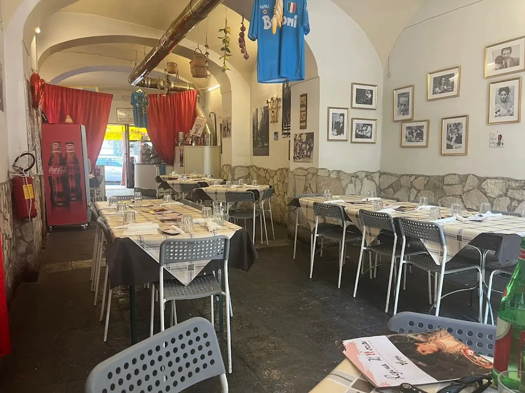 Pizzeria e Trattoria Regina Vittoria_San Carlo All'Arena_slider_image_1