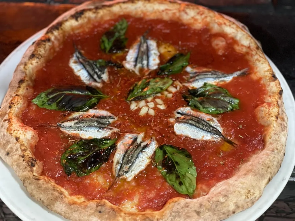 Pizzeria del Leone Daniela_San Carlo All'Arena_slider_image_3