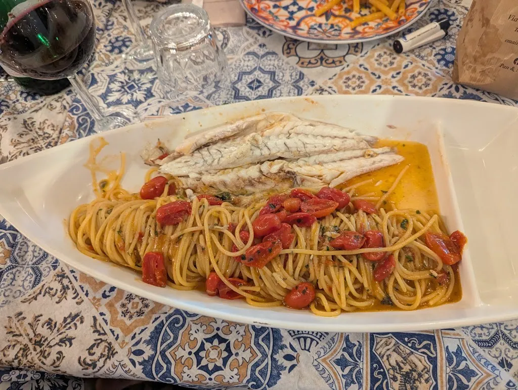 Tzur Rupin_La Vera Pizza Fritta da Gennaro pizzeria Arenaccia_San Carlo All'Arena_recensione