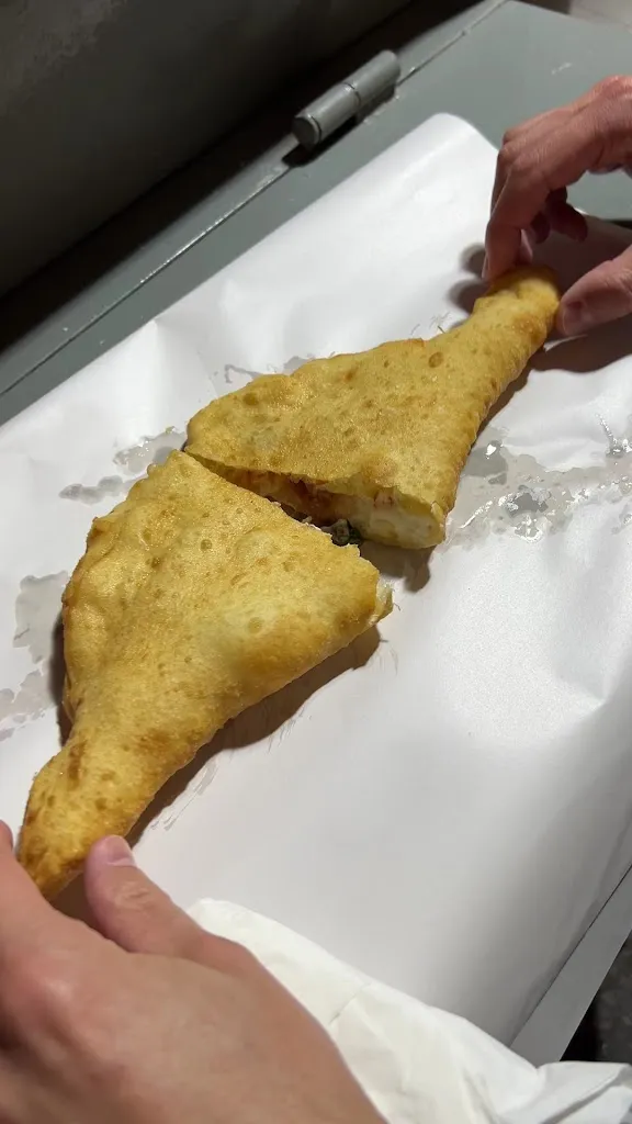 La Vera Pizza Fritta da Gennaro pizzeria Arenaccia_San Carlo All'Arena_slider_image_2