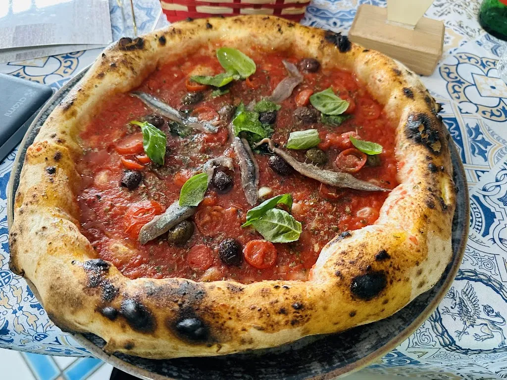 Inezita Gay-Eckel_Pizzeria Trattoria La Taverna del Re a Capodimonte_San Carlo All'Arena_review