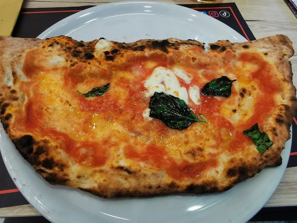 Artur Karpiak_Pizzeria Friggitoria Magn' Pizz'_San Carlo All'Arena_review