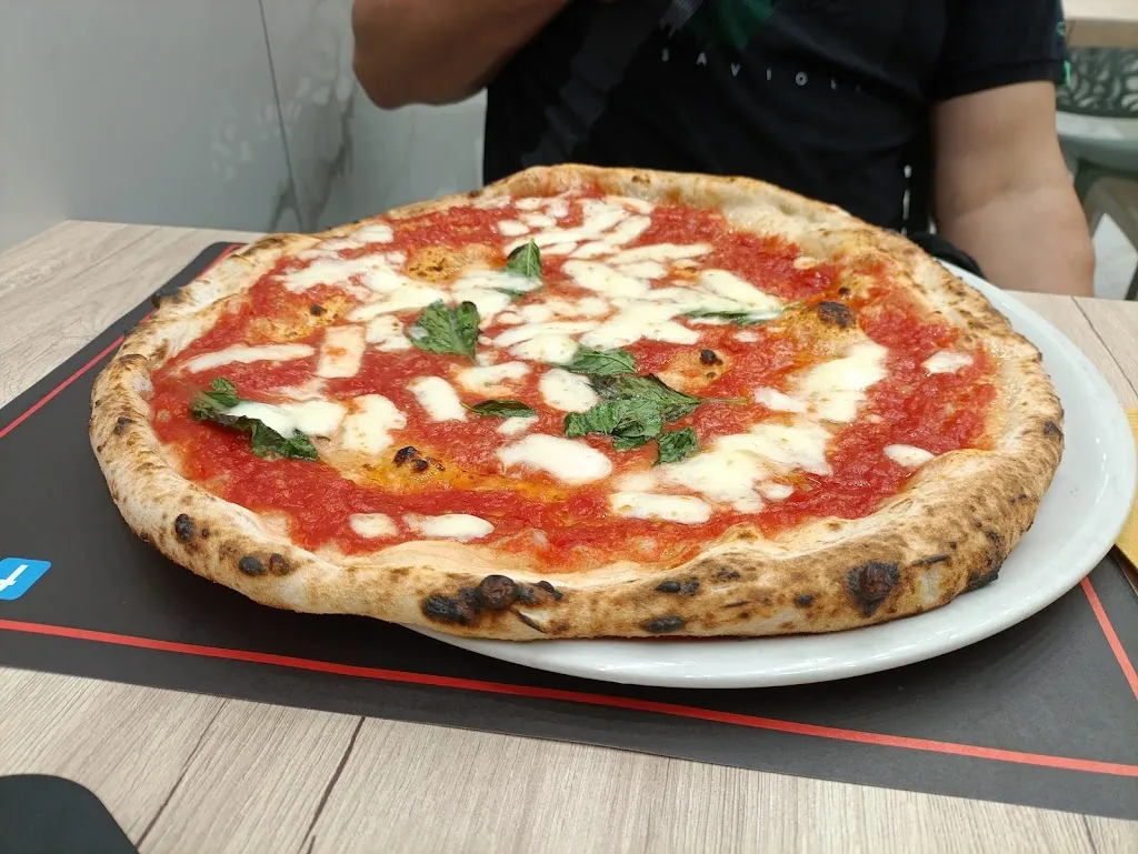 Pizzeria Friggitoria Magn' Pizz'_San Carlo All'Arena_slider_image_2