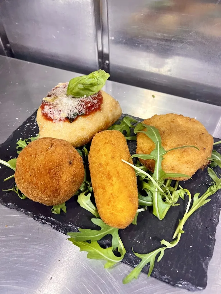 Pizzeria Viaggiante-P&A_San Felice A Cancello_slider_image_2