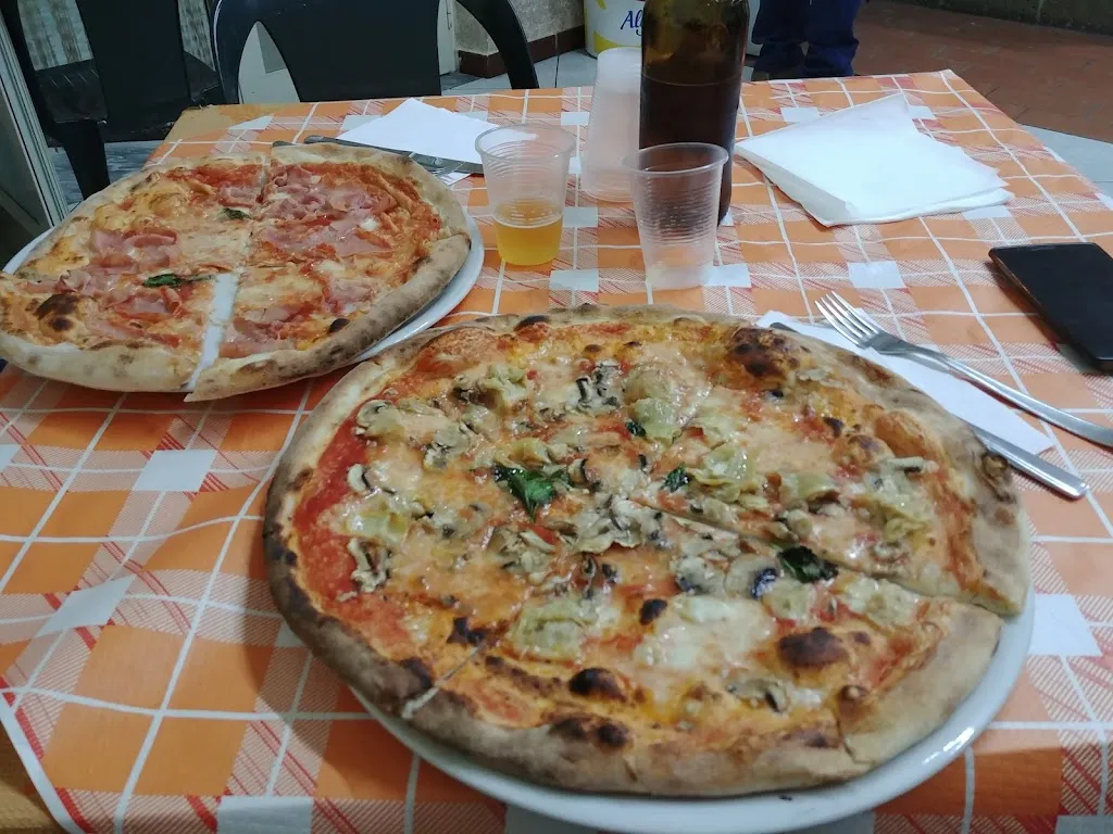 Pizzeria Number One restaurant in San Felice A Cancello