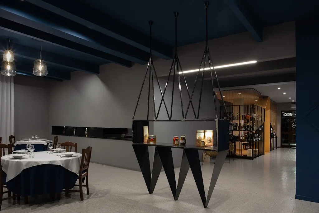 MOLO 33 restaurant in San Felice A Cancello