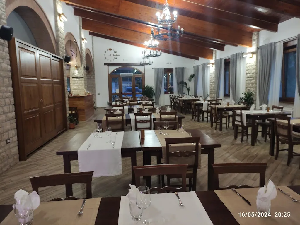 Reveruzzi Ristò Bracelleria - Steak house restaurant in San Giorgio la Molara