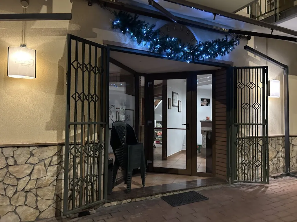 Pizzeria De Rosa restaurant in San Gregorio Magno