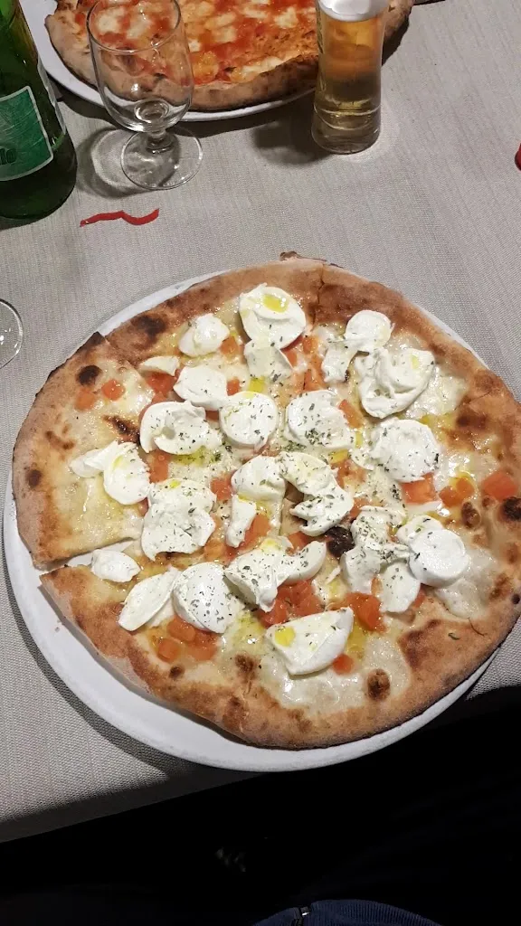 Pizzeria De Rosa_San Gregorio Magno_slider_image_2