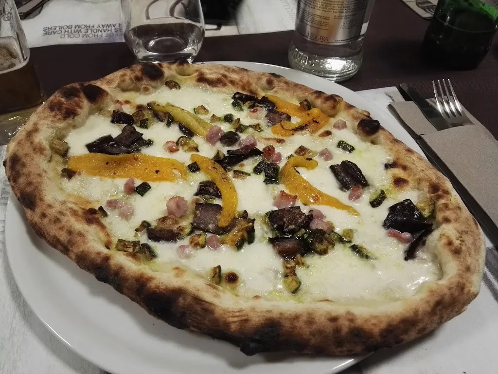 Falco X_Pizzeria Antica Picentia_San Mango Piemonte_review
