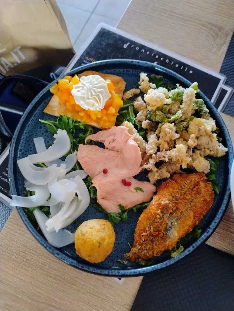 Ciro Notangelo_Francischiello lounge bar & restaurant_San Giovanni a Teduccio_review