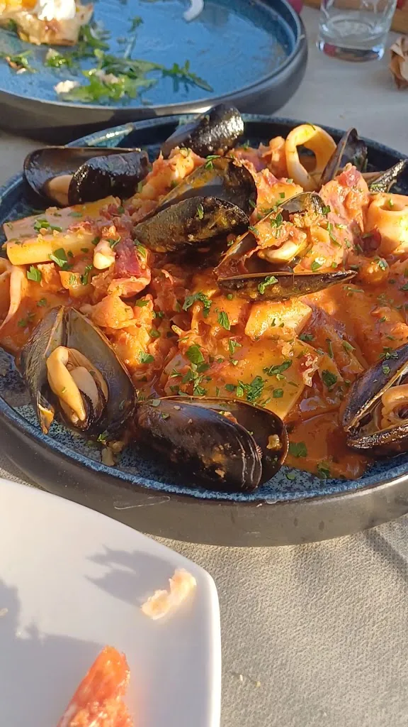 Daria Domaradzka-Guzik_Francischiello lounge bar & restaurant_San Giovanni a Teduccio_review