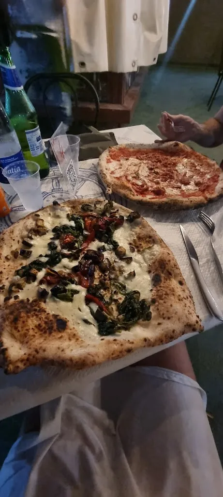 Anika K._Pizzeria Tonino Di Nocerino Teresa_San Giovanni a Teduccio_recensione